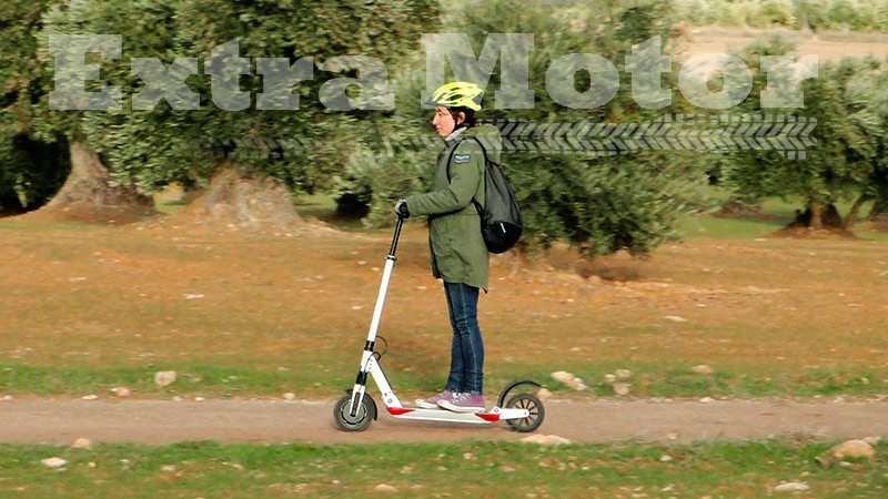 Patinete eléctrico vs. bici eléctrica, patinete dinámica