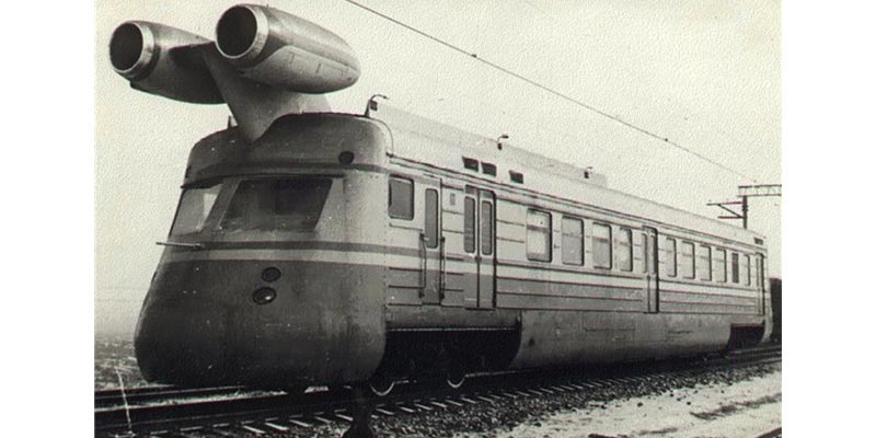 Modelo soviético de un tren a reacción