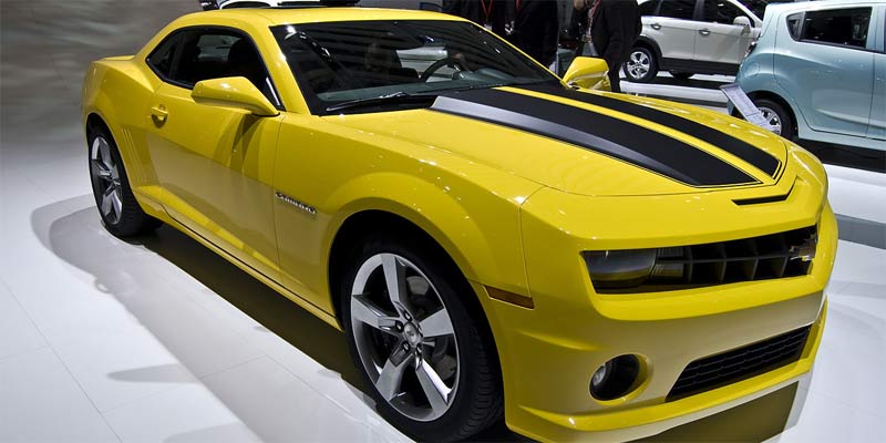 Chevrolet Camaro amarillo
