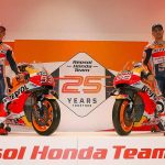 El nuevo equipo Repsol Honda 2019 donde Jorge Lorenzo y Marc Márquez posan junto a sus motos