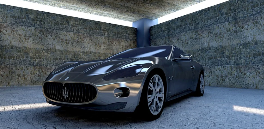 coche maserati aparcado