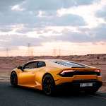 coche de lujo naranja